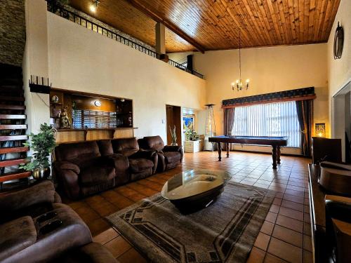 Trawal Casa | Walters Lane Luxury Accommodation main house - No loadshedding
