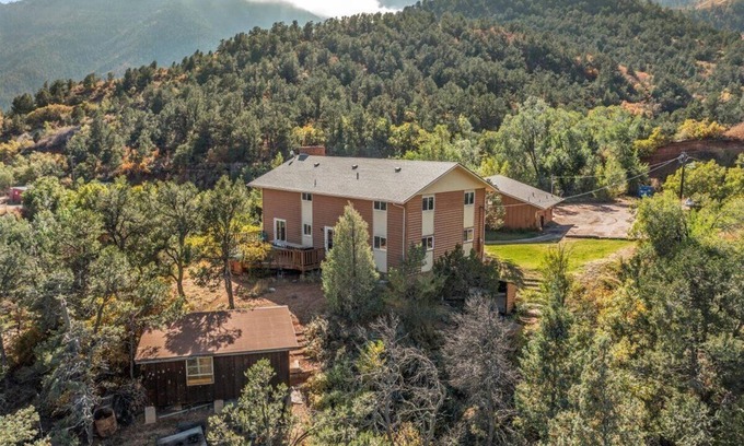 Manitou Springs Casa | Waltons Mountain Lodge