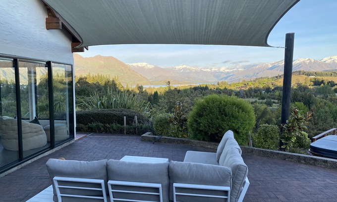 Wanaka Casa | ~ Wanaka Ridgehouse ~