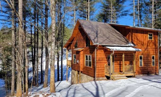 Unaka Cabina | Wander Inn, a new modern luxury cabin nestled in the NC mountains