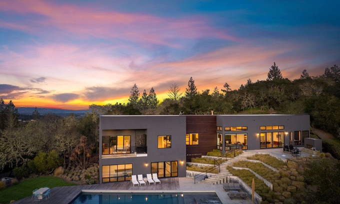 Forestville Casa | Wander Sonoma Vineyards w/ Pool, Workstations & Hot Tub – 4 Bedrooms, Sleeps 8