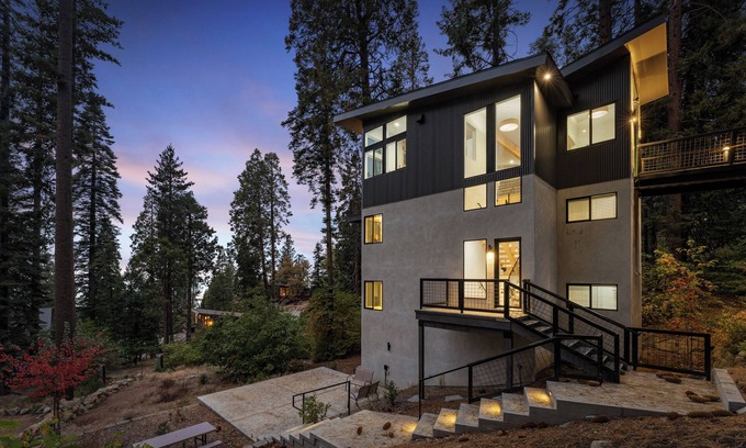 Yosemite West Casa | Wander Yosemite Park w/ Forest View – 3 Bedrooms, Sleeps 8