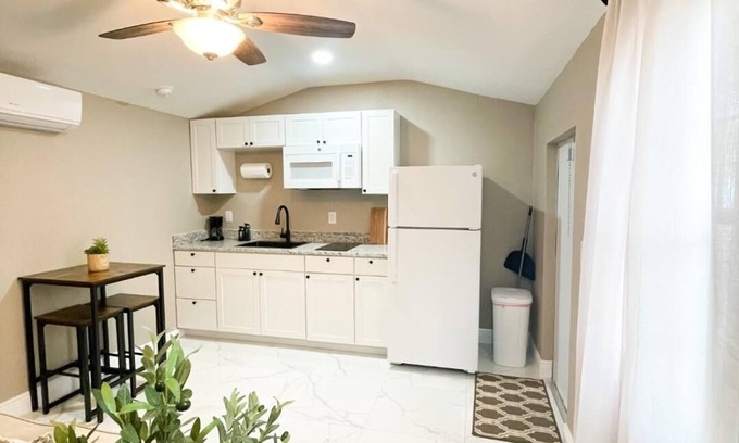 Citrus Park Cabina | Wanderlust Guest House