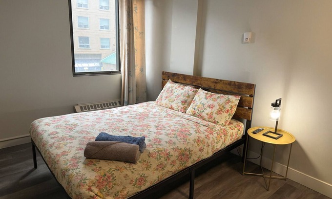 Eau Claire Apartamento | Wanderlust Haven: Urban Oasis in Calgary Downtown