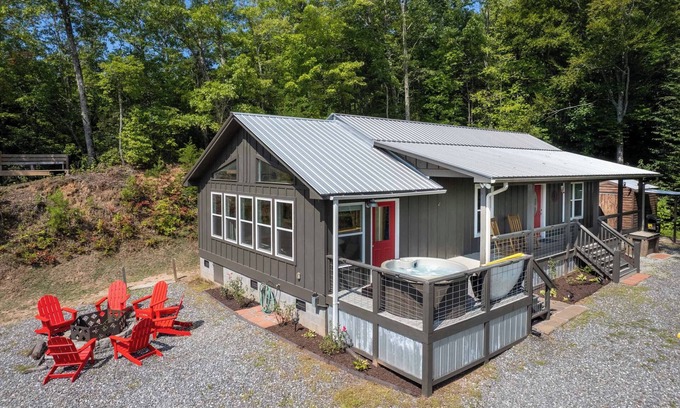 Whittier Casa | Wanderlust Ridge - Incredible Views and a Hot Tub!