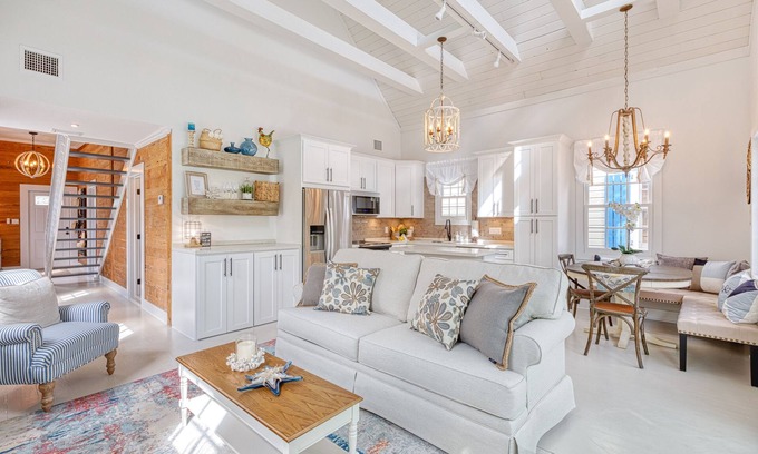 The Meadows Casa | WANDERLUST ~ Stunning 3 Bed, 3 Bath Retreat in Peaceful Neighborhood w/ Pool!