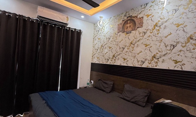 Greater Noida Apartamento | WanderNest stay