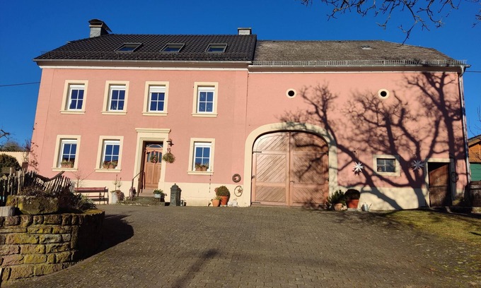Neidenbach Otro | Wanja's house