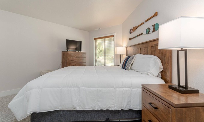 Wapato Point Condominio | Wapato Point Condo with Resort Amenities! 2bed/2bath, ground floor w/washer, unit 635