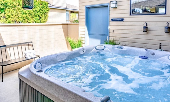 Wapato Point Casa | Wapato Point Resort home with hot tub and views
