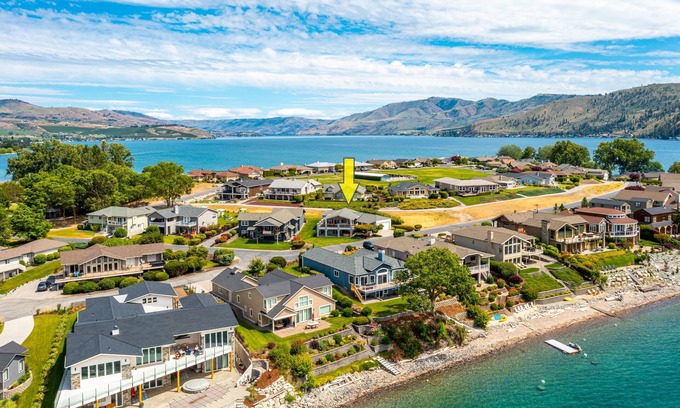 Wapato Point Casa | Wapato Point Vacation Home! Big Views-Resort Amenities-Short walk to Manson!