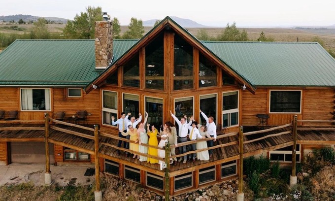 Walden Casa | Wapiti Retreat at 22 West Cabins and Recreation