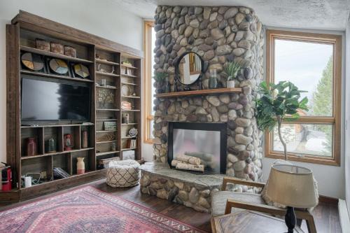 Island Park Casa | Wapiti View 6-Bedroom Cabin 28mins to Yellowstone