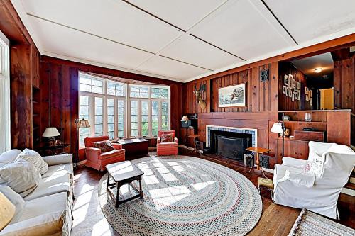 Waquoit Village Casa | Waquoit Bay Bungalow