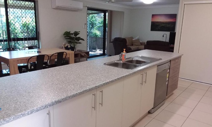 Tinana Apartamento | Waratah and Wattle Apartments