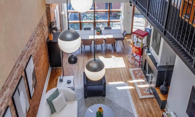Midtown Toronto Casa | Warehouse Style Loft in the Annex