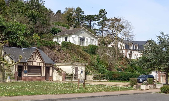 Veulettes-sur-Mer Casa | Warm and bright house 400m from the beach
