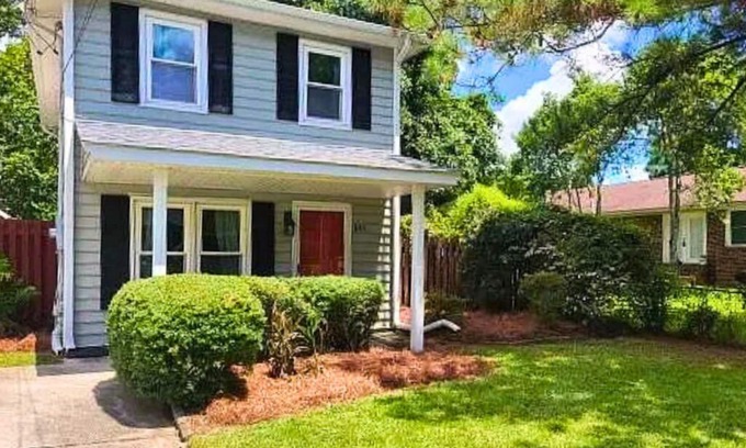 West Ashley Casa | Warm and Bright 4BR Home near Downtown Charleston