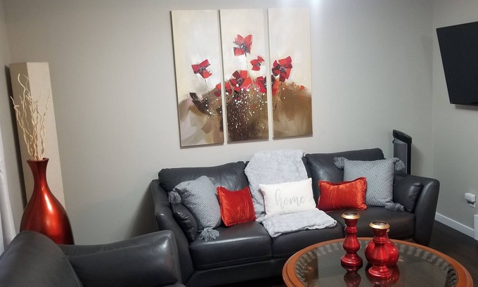 Southeast Edmonton Casa | Warm and cozy 2master bedrooms with free parking ,internet &close to the airport