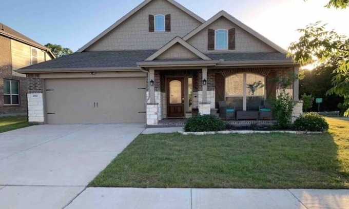 Denton Casa | Warm and Cozy, Family-Friendly Home