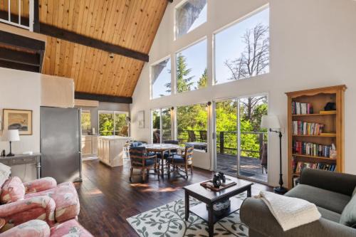 Kelseyville Casa | Warm and Cozy Mountain and Lake View Haven cottage