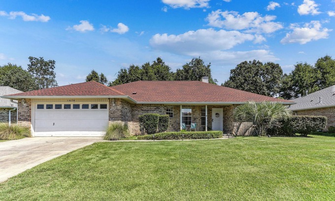 Florida Panhandle Casa | Warm and Inviting 4BR Home, Perfect for Families
