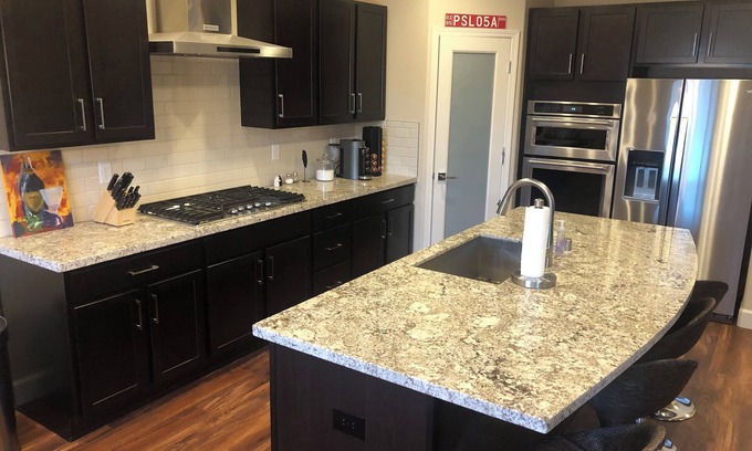 Reno Casa | Warm and Welcoming Modern 2 Bedroom Home in Beautiful Damonte Ranch