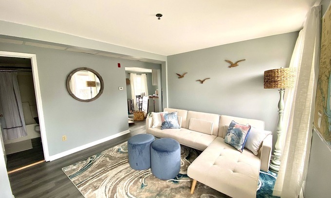 Pine Point Apartamento | Warm Coastal Retreat: Your Maine Escape Awaits - 1 block from the beach!