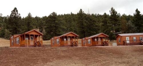 Sundance Casa | Warm Family Cabin for an Exciting Vacation in Northeastern Wyoming