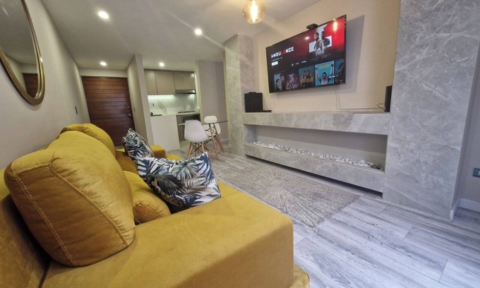 Chico Norte III Apartamento | Warm fireplace and Patio - Smart TV