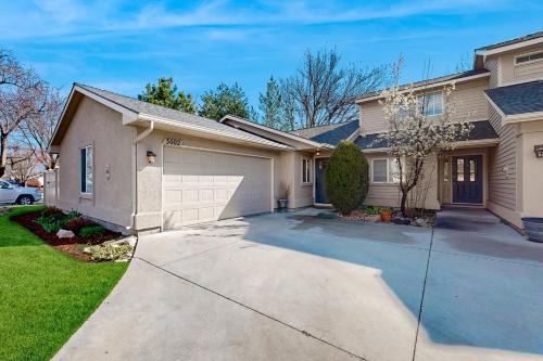 Southeast Boise Casa | Warm & Inviting