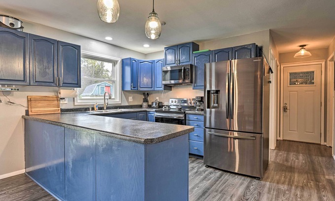 Rothschild Casa | Warm Mosinee Home w/ Patio, Fire Pit & Grills