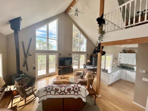 Indian Mountain Casa | Warm Mountain Escape Secluded Peaceful Hot Tub