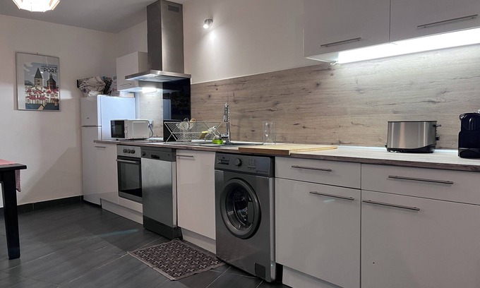 Romagnat Casa | Warm, renovated house with whirlpool bath