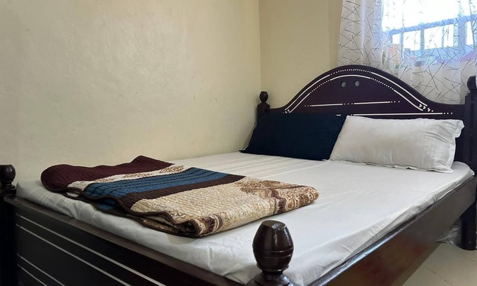 Kitui Apartamento | Warm Studio Apartment Kitui Town with Patio.