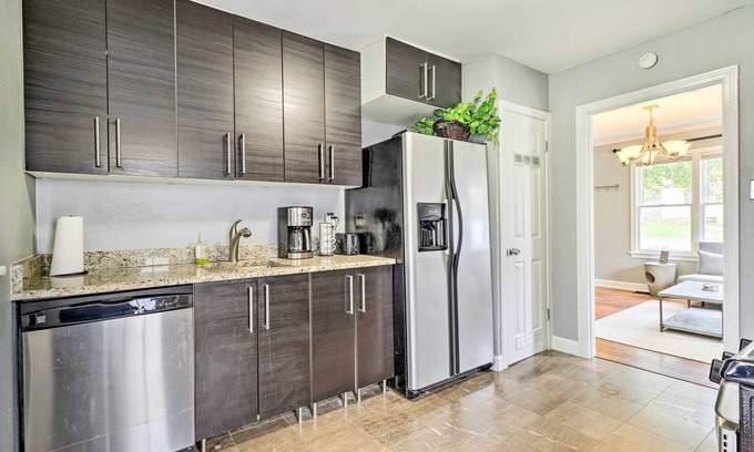 North Loop Casa | Warm & Welcoming Home w/ Yard Near UT Campus!