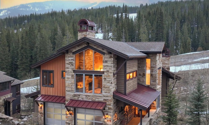 Copper Mountain Casa | Warming Hut: visita virtual, verdadero ski-in / out, bañera de hidromasaje, video wall, mesa de billar