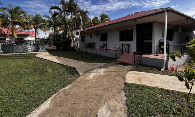 La Democracia Casa | Warrie Head House near the Zoo