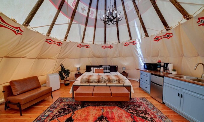 Mount Pleasant Alquiler De RV | Warrior's Lodge · Glamping Teepee Mtn Escape King Bed & Private Bath