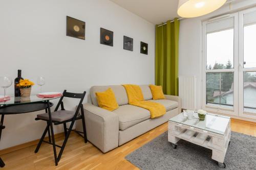 Gorce Apartamento | Warsaw Bemowo Modern Apartment Dywizjonu 303 by Noclegi Renters
