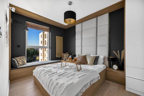 Powazki Apartamento | Warsaw Wola Apartment - Parking, Balcony, Workdesk - by Rentujemy