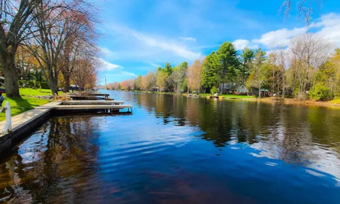 Severn Bridge Cabaña | Washago Waterfront : Hot Tub, Sauna, ATV/Snowmobile Access, Fishing Paradise