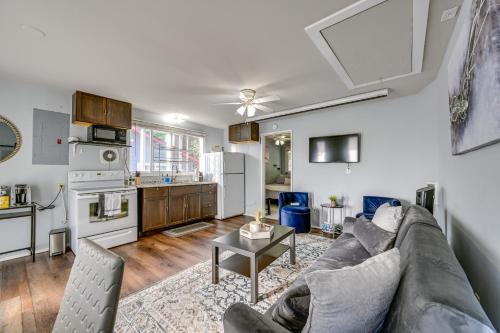Des Moines Apartamento | Washington Vacation Rental Near Seattle and Tacoma