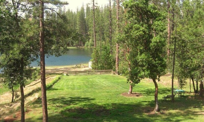 Nevada City Cabina | Watanda Lodge Especial de fin de verano $ 250 / nt por hasta 8 días de la semana solamente.