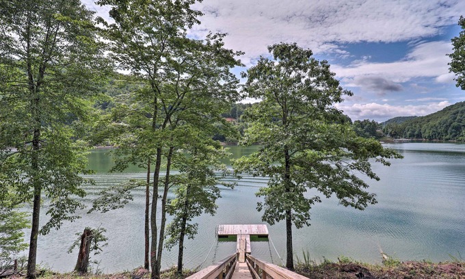 Butler Casa | Watauga Lake Butler Retreat w/ Private Dock!