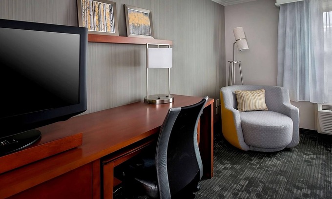 Tinton Falls Hotel | Watch a Game @ Torcivia Common! 2 Family-friendly Units w/ Starbucks & Parking!