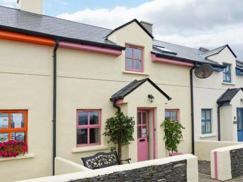 Knightstown Casa | Watch House Cottage