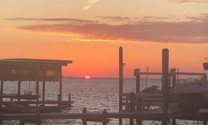 Ruskin Casa | Observe puestas de sol y peces desde su propia casa privada y atraque en Tampa Bay