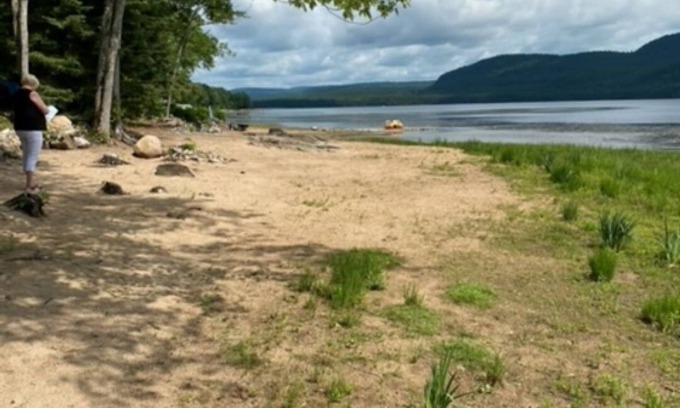 Deep River Casa | Water and Beach Front Property 4 season on Ottawa River with Private Boat Launch