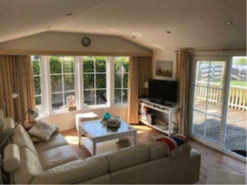Grou Apartamento | Water Chalet Grou nr 6 Recreationpark Yn'e Lijte evt met ligplaats boot